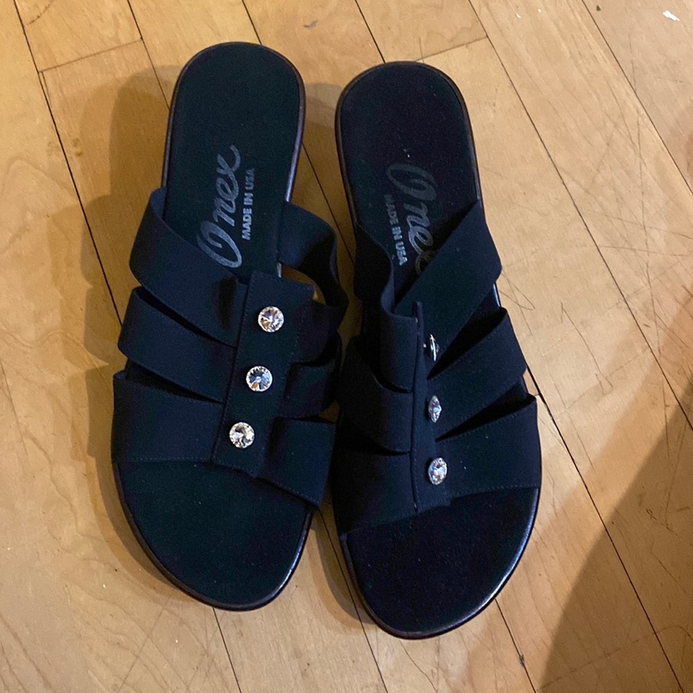 Onex sandles